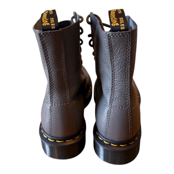 Dr. Martens woman’s 1460 Pascal Virginia Combat Boots Gunmetal Gray Sz 7 New - Picture 4 of 8